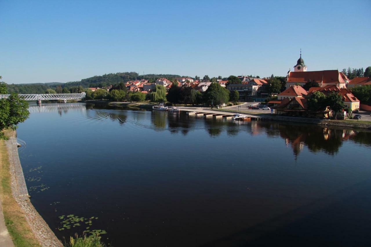 شقة Apartman Brasov, Týn nad Vltavou المظهر الخارجي الصورة